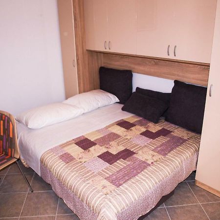 شقة House Nataniel In Omis Near Sea المظهر الخارجي الصورة
