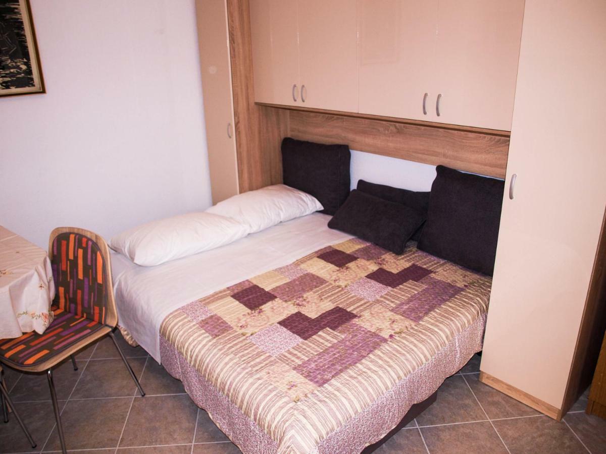 شقة House Nataniel In Omis Near Sea المظهر الخارجي الصورة
