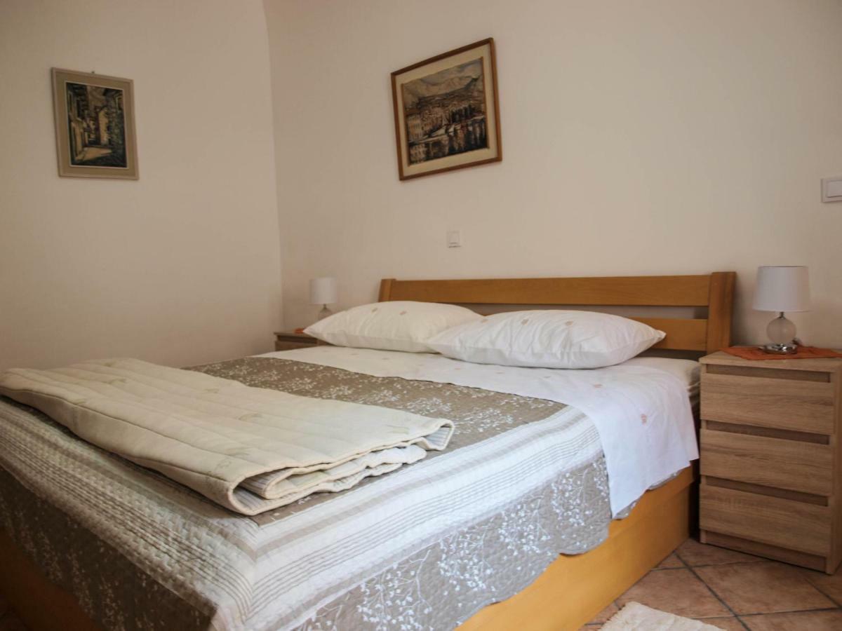 شقة House Nataniel In Omis Near Sea المظهر الخارجي الصورة