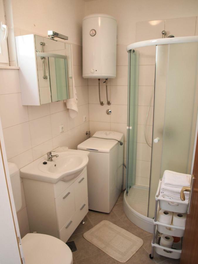 شقة House Nataniel In Omis Near Sea المظهر الخارجي الصورة