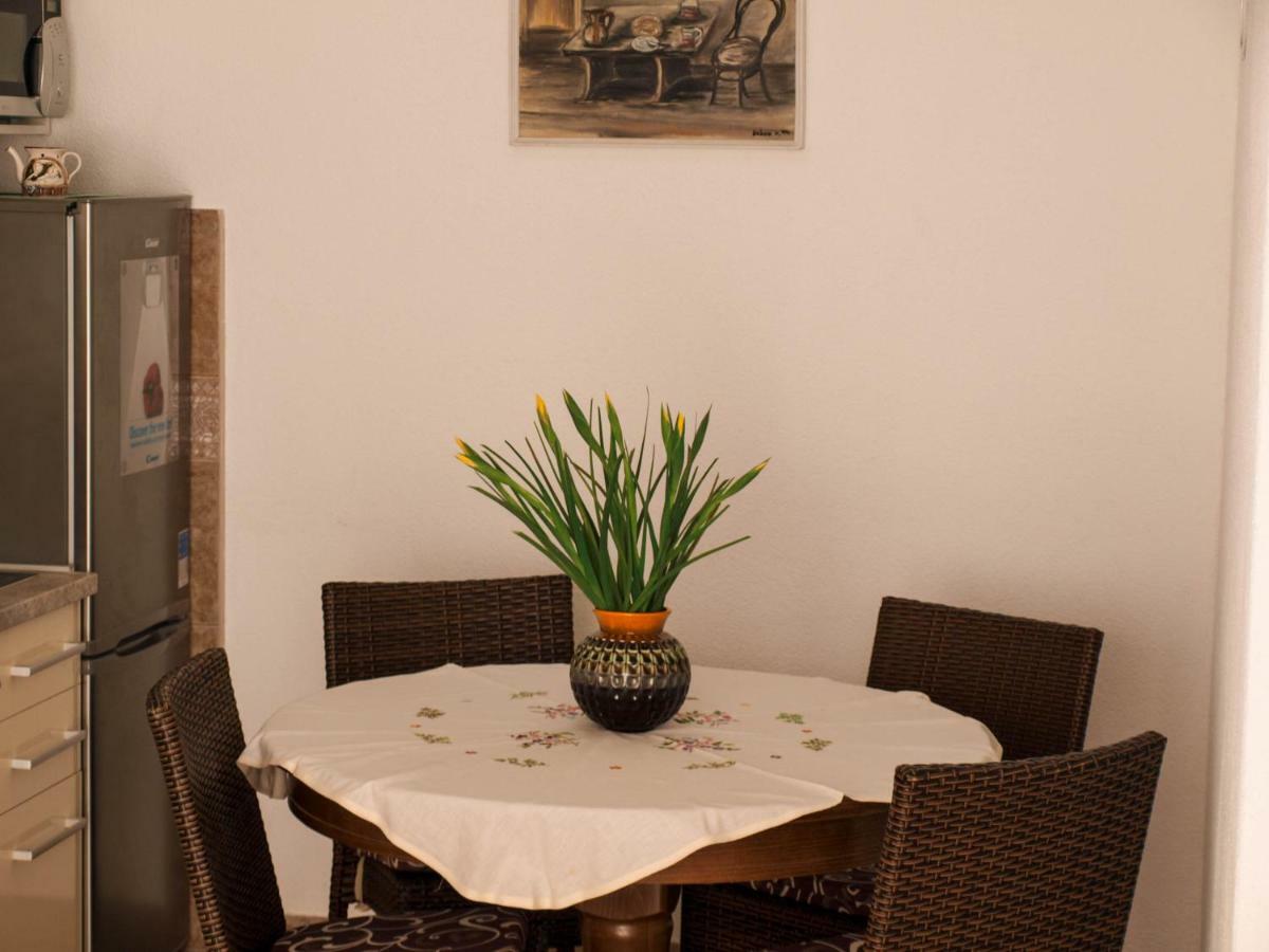 شقة House Nataniel In Omis Near Sea المظهر الخارجي الصورة