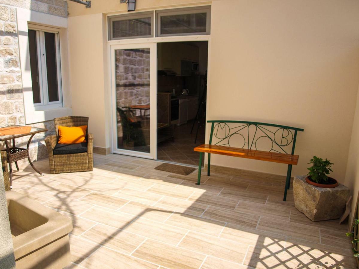 شقة House Nataniel In Omis Near Sea المظهر الخارجي الصورة