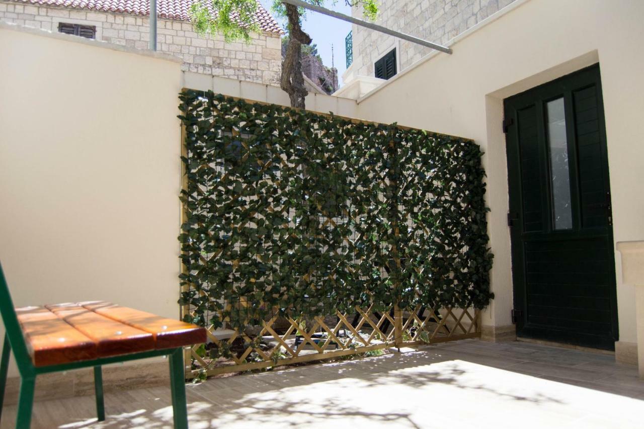 شقة House Nataniel In Omis Near Sea المظهر الخارجي الصورة